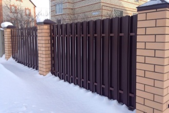 Забор из евроштакетника в шахматном порядке 30 метров фото в Одинцово